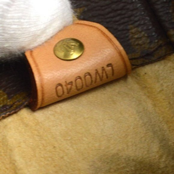 Authentic Louis Vuitton Shoulder Bag Luco Monogram Used LV Handbag Vintage​​ - Picture 9 of 11